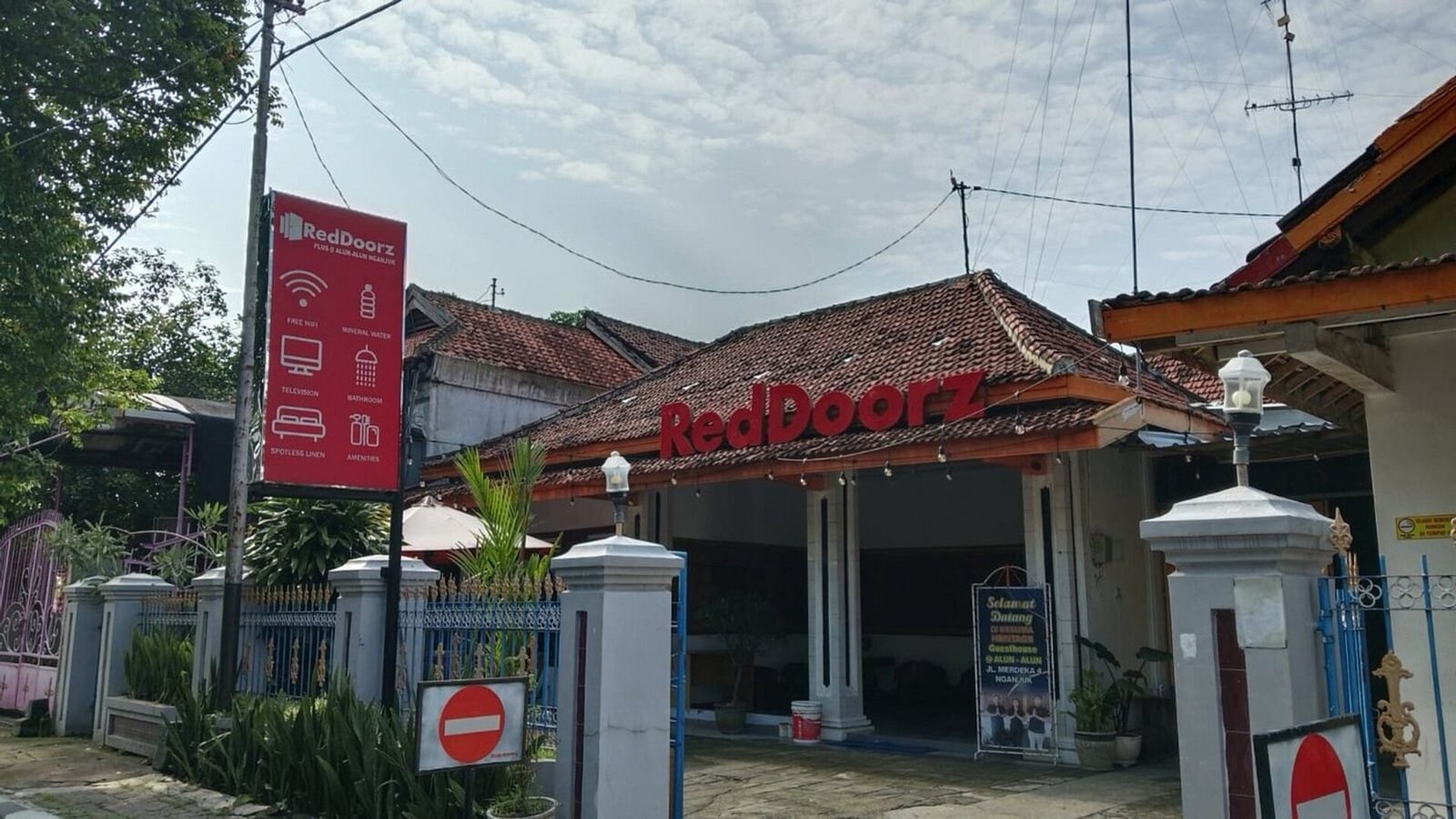 RedDoorz Plus Alun-Alun Nganjuk